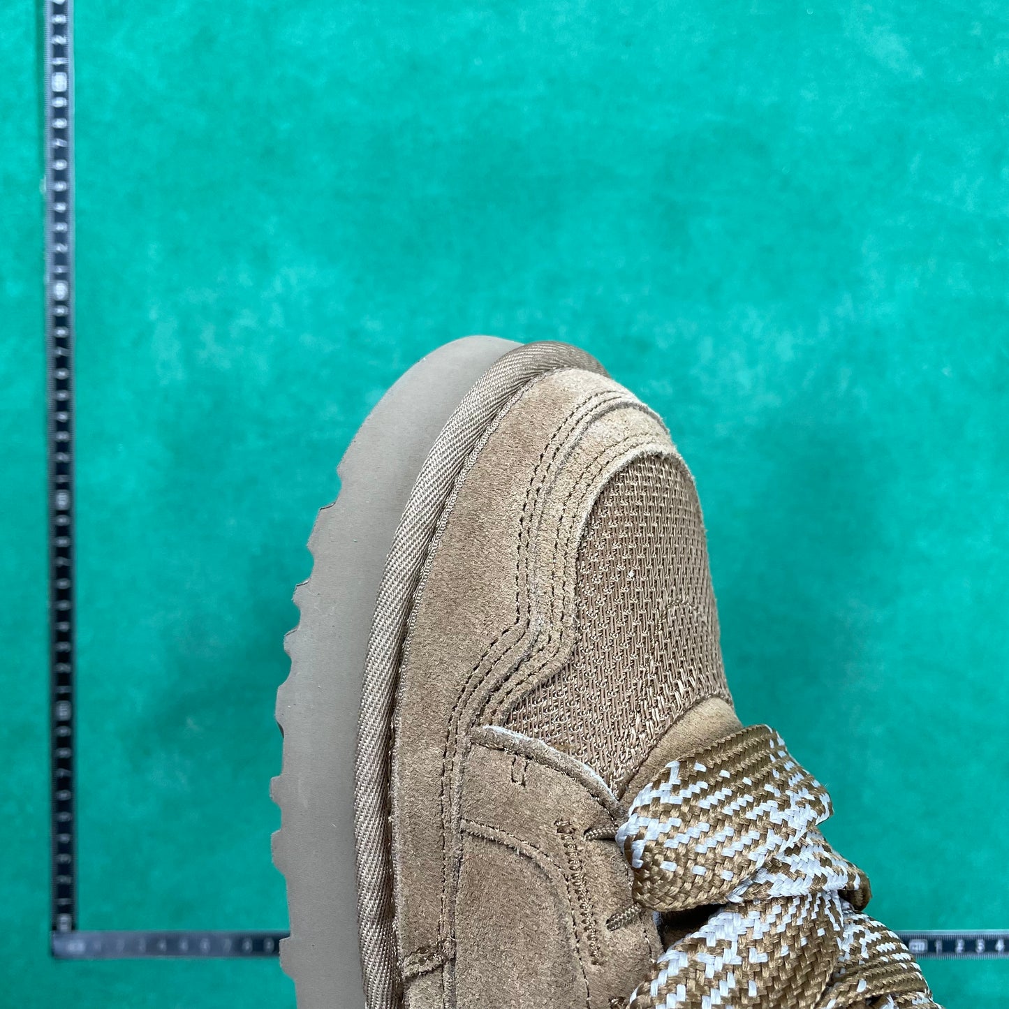 UGG