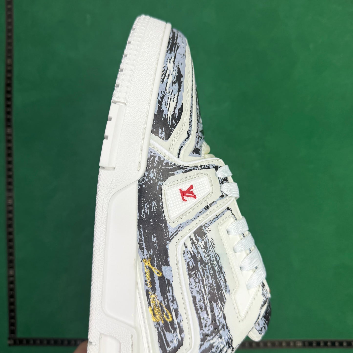 Louis Vuitton  - TT Trainer