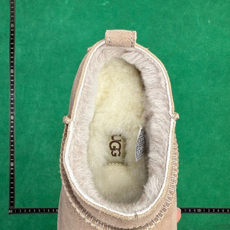 UGG