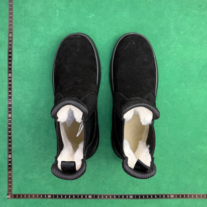 UGG