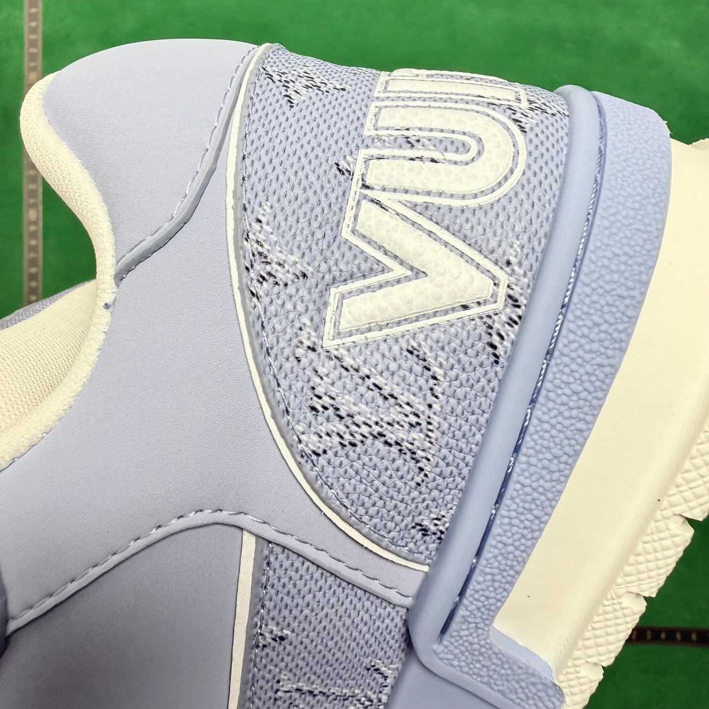 Louis Vuitton  - TT Trainer