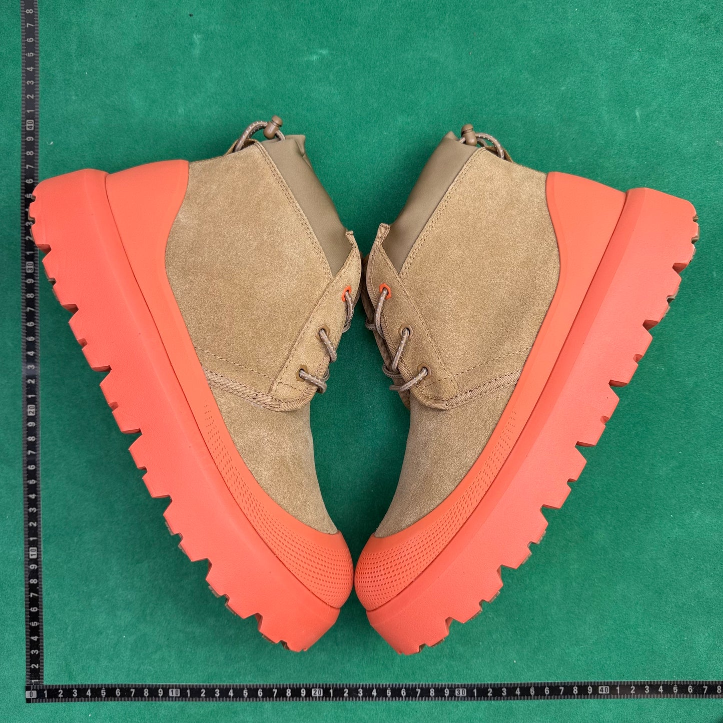 UGG
