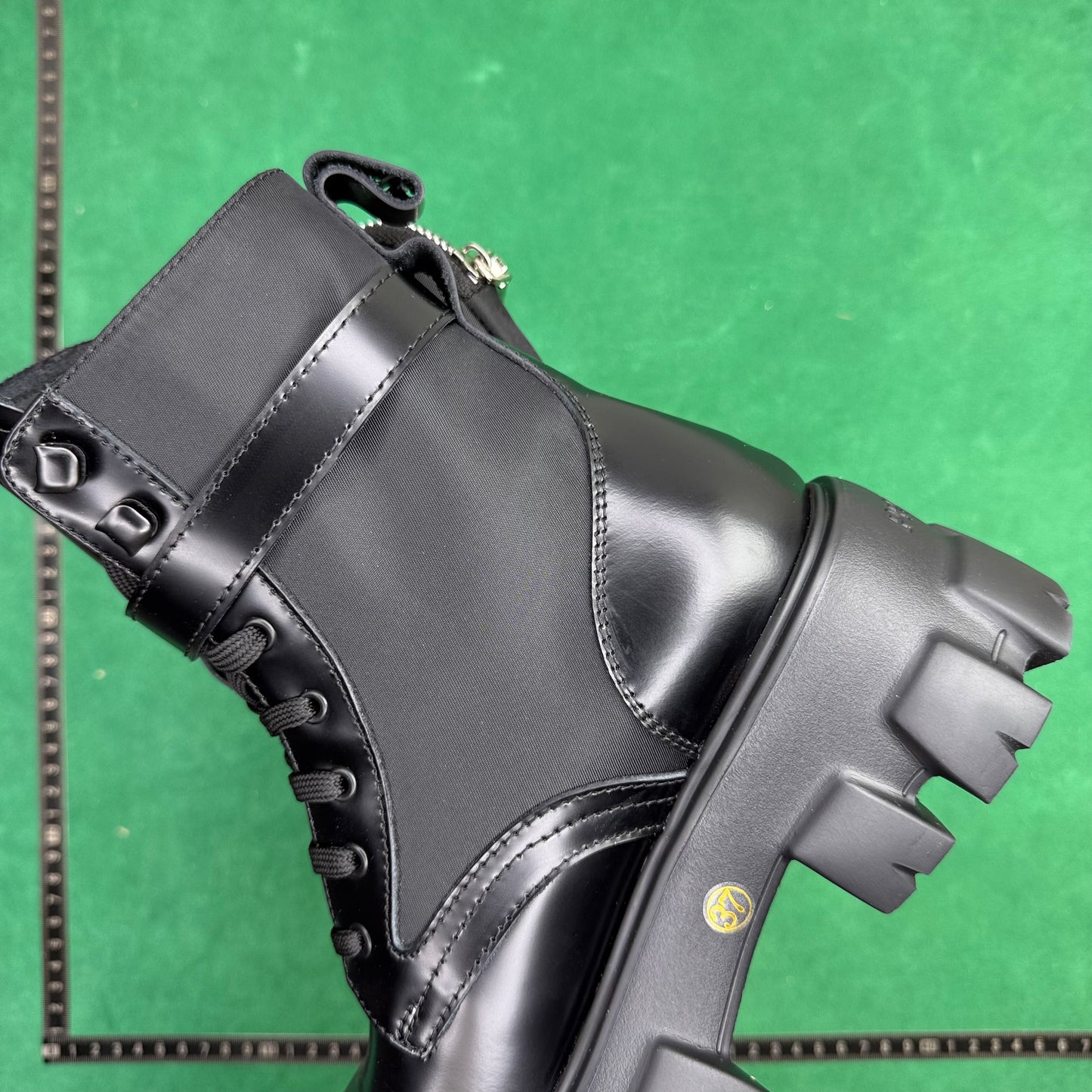 Prada - Monolith B