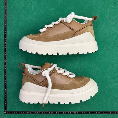 UGG