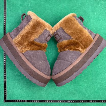 UGG