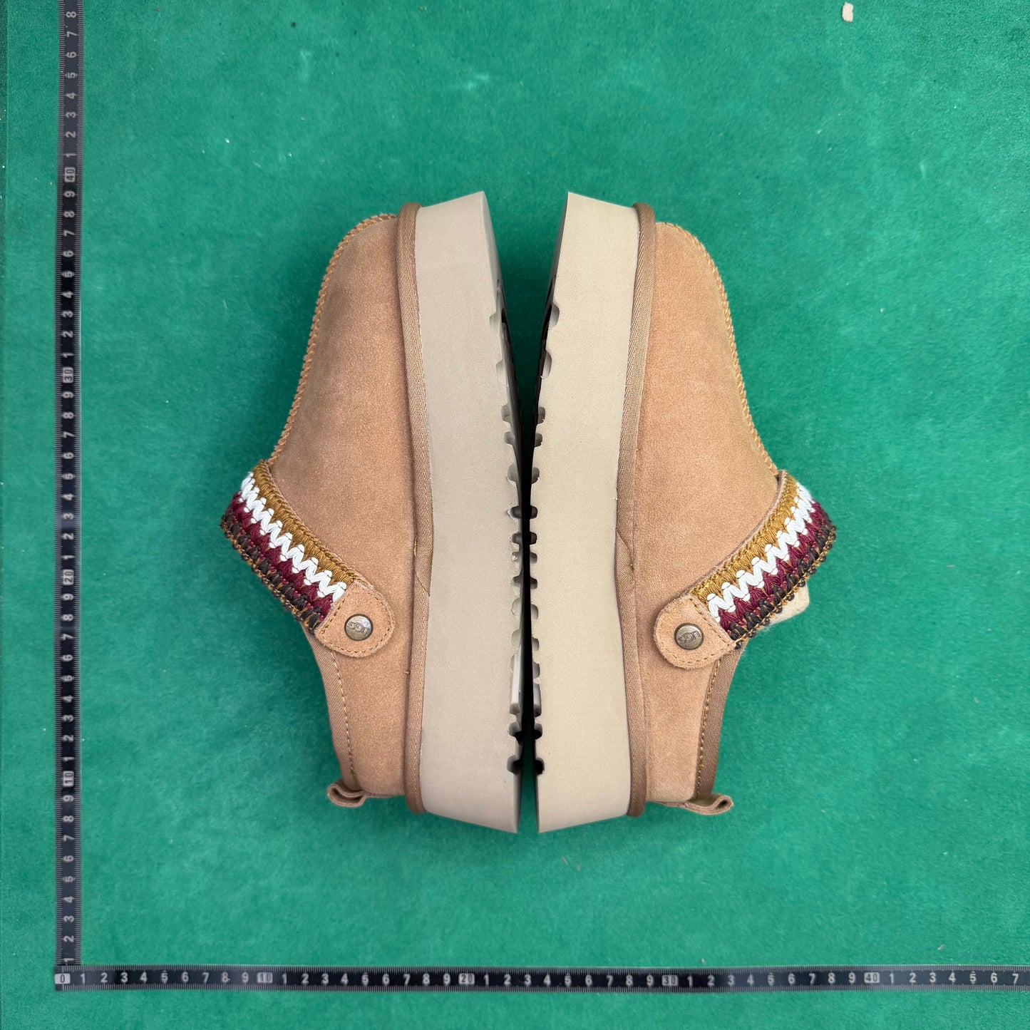 UGG