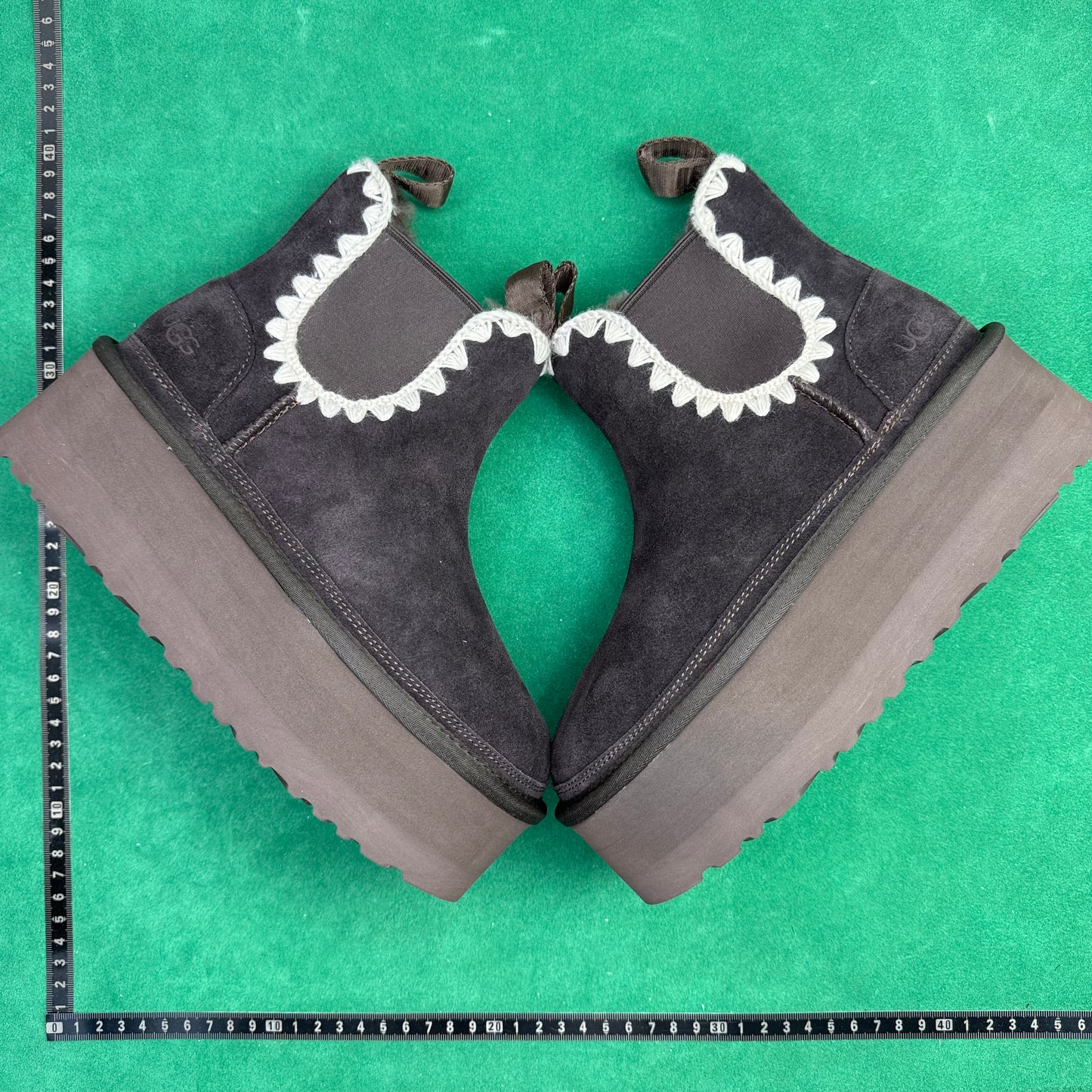 UGG