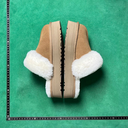 UGG