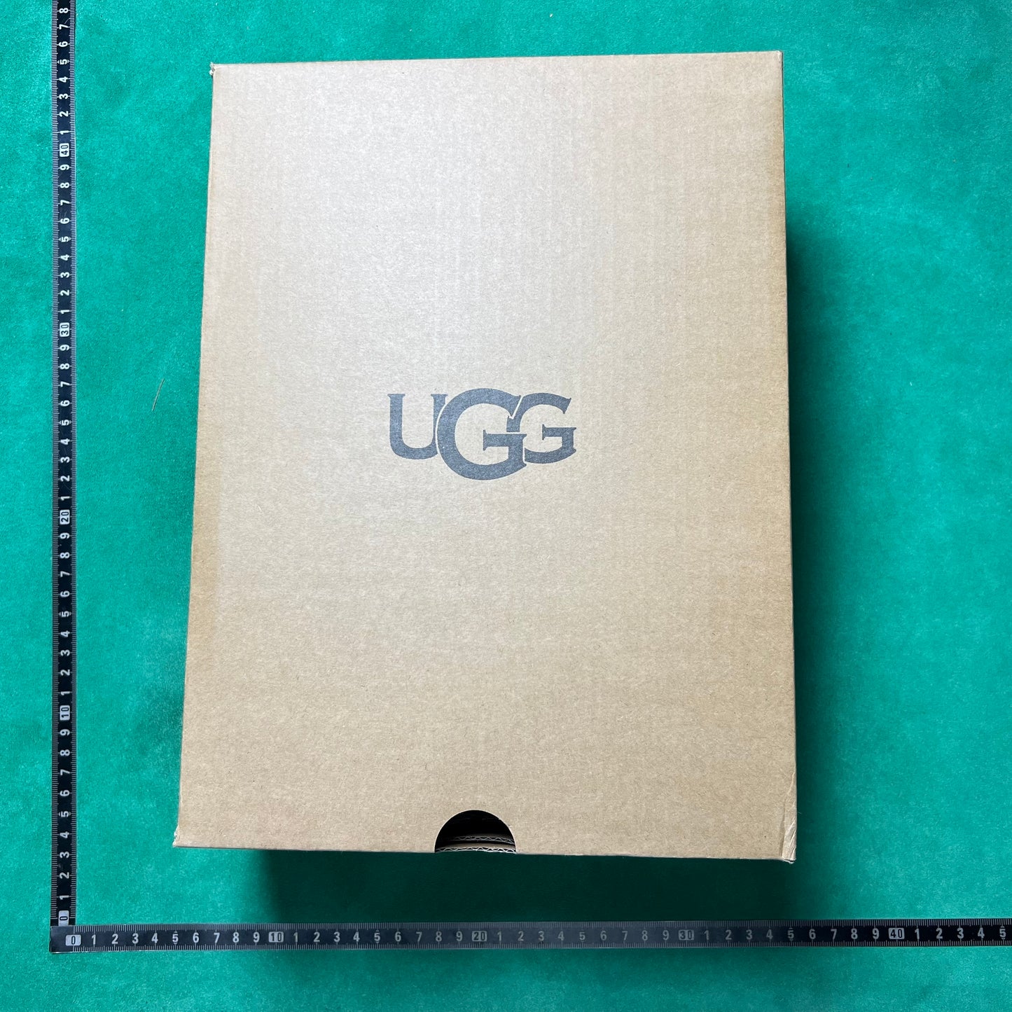 UGG