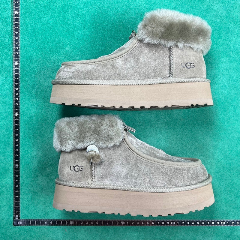 UGG