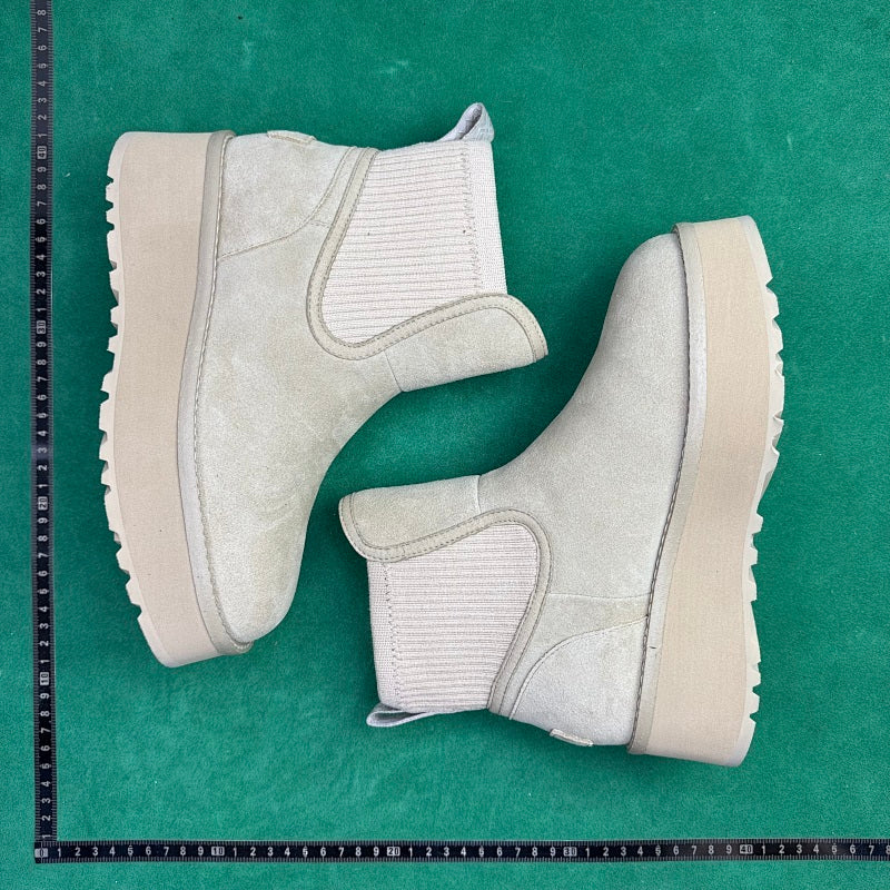 UGG