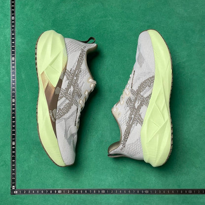 Asics Novablast 5 LE