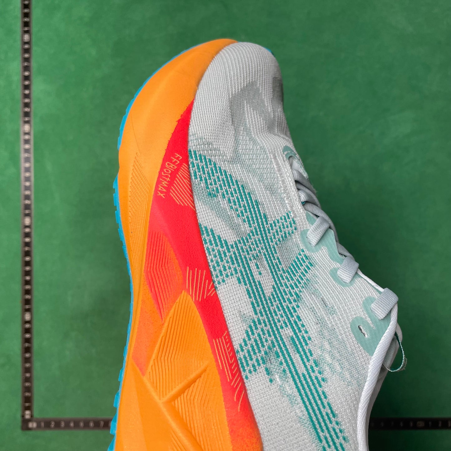 Asics -Novablast 5 LE