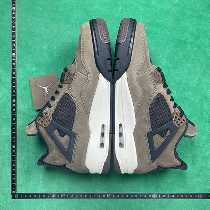 Air Jordan 4 Retro