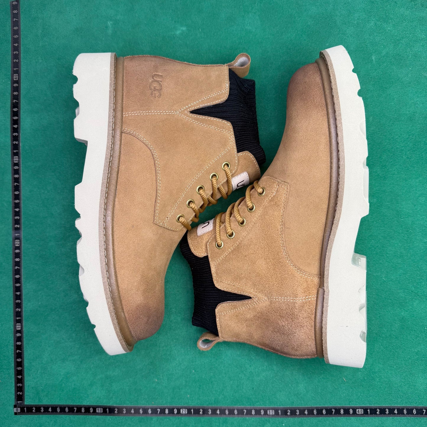 UGG