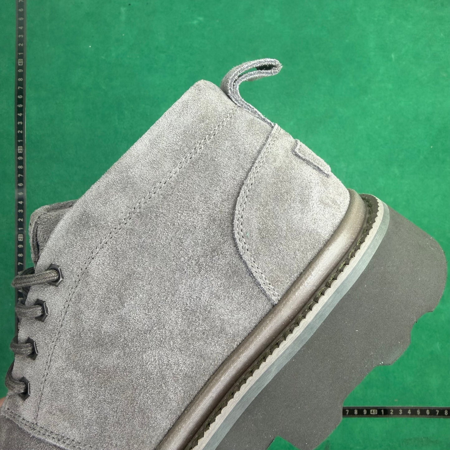UGG