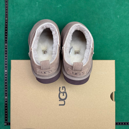 UGG