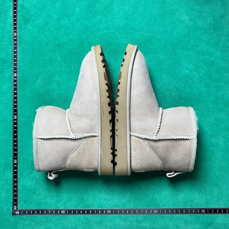 UGG