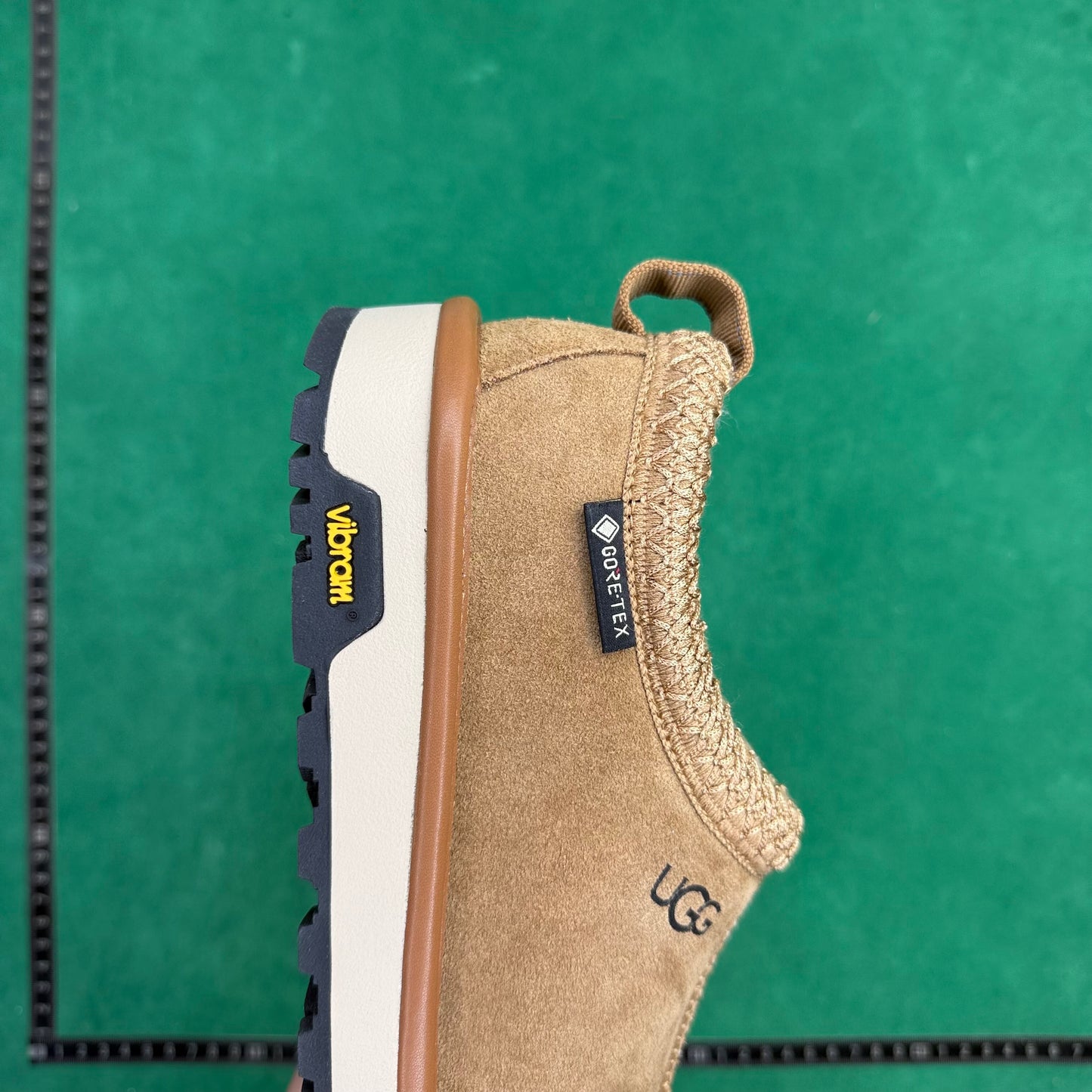 UGG
