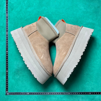 UGG