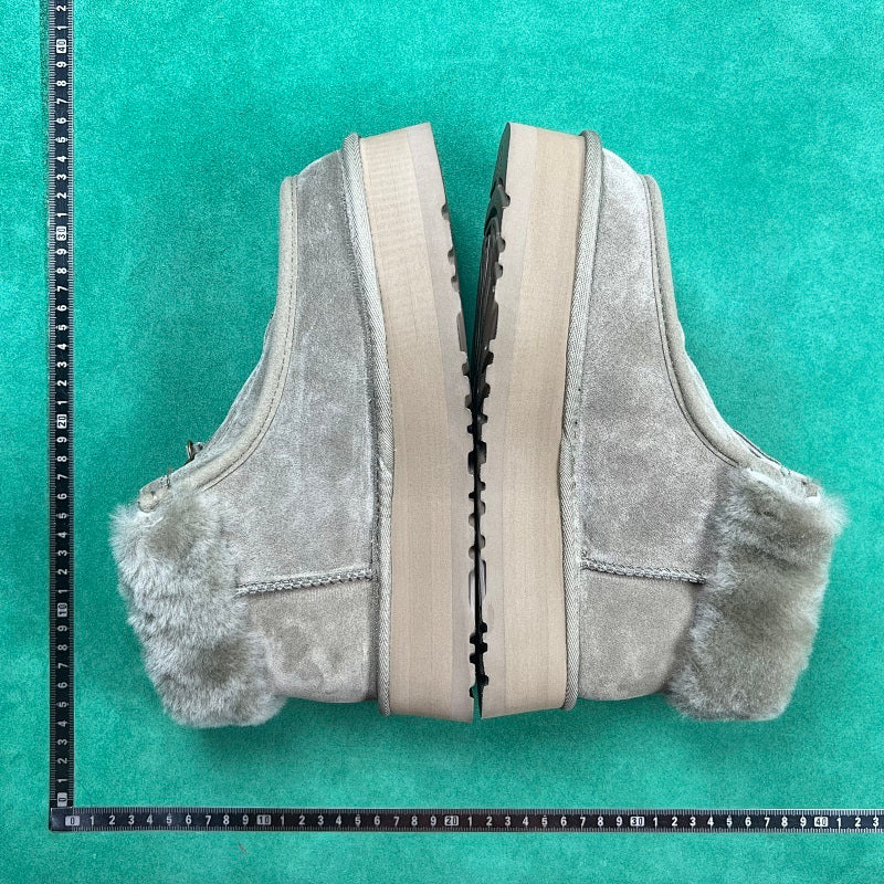 UGG