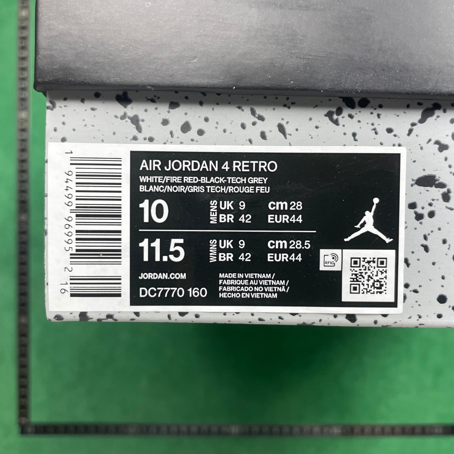 Air Jordan 4 Retro