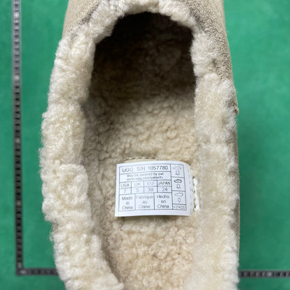 UGG
