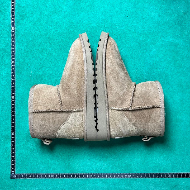 UGG