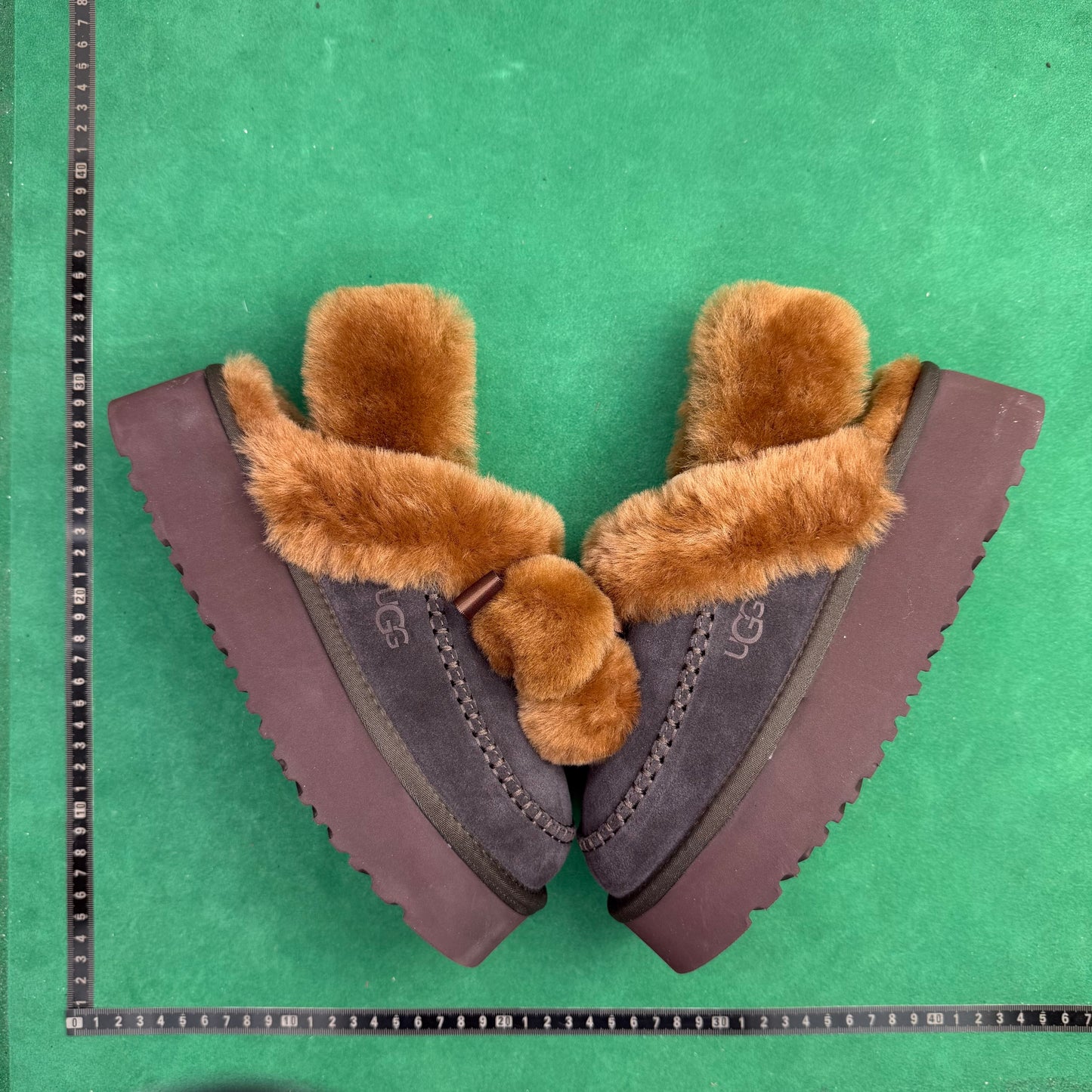 UGG