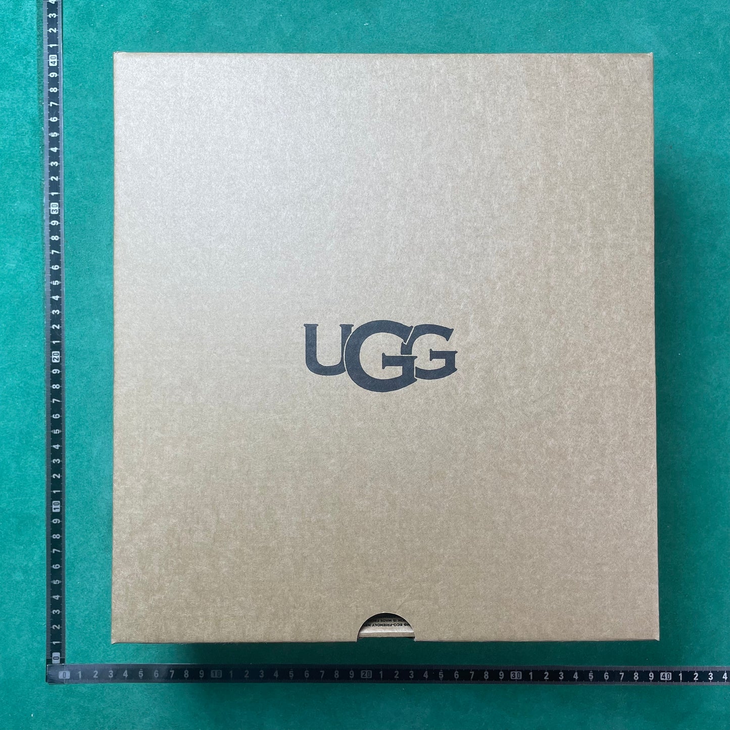 UGG