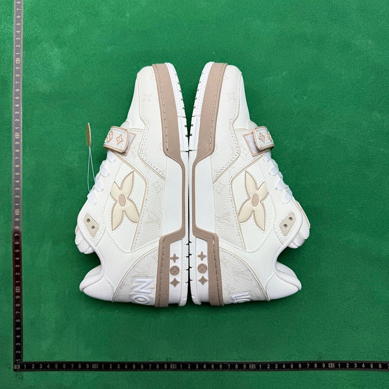 Louis Vuitton - Arch Light