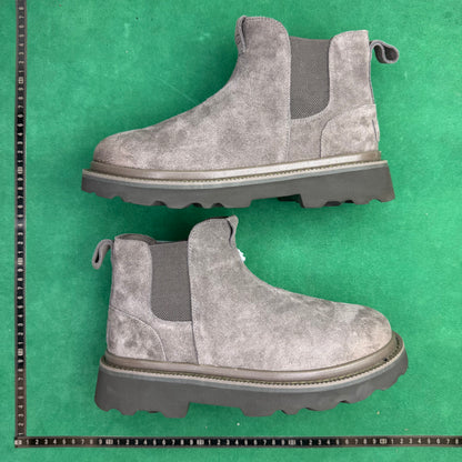 UGG