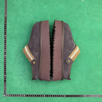 UGG