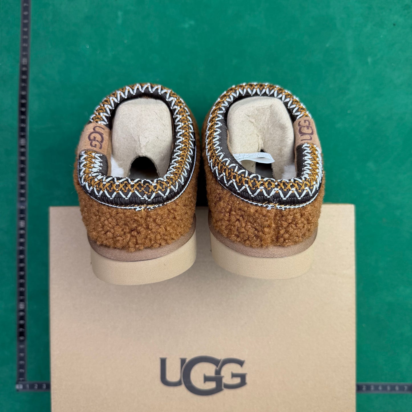 UGG