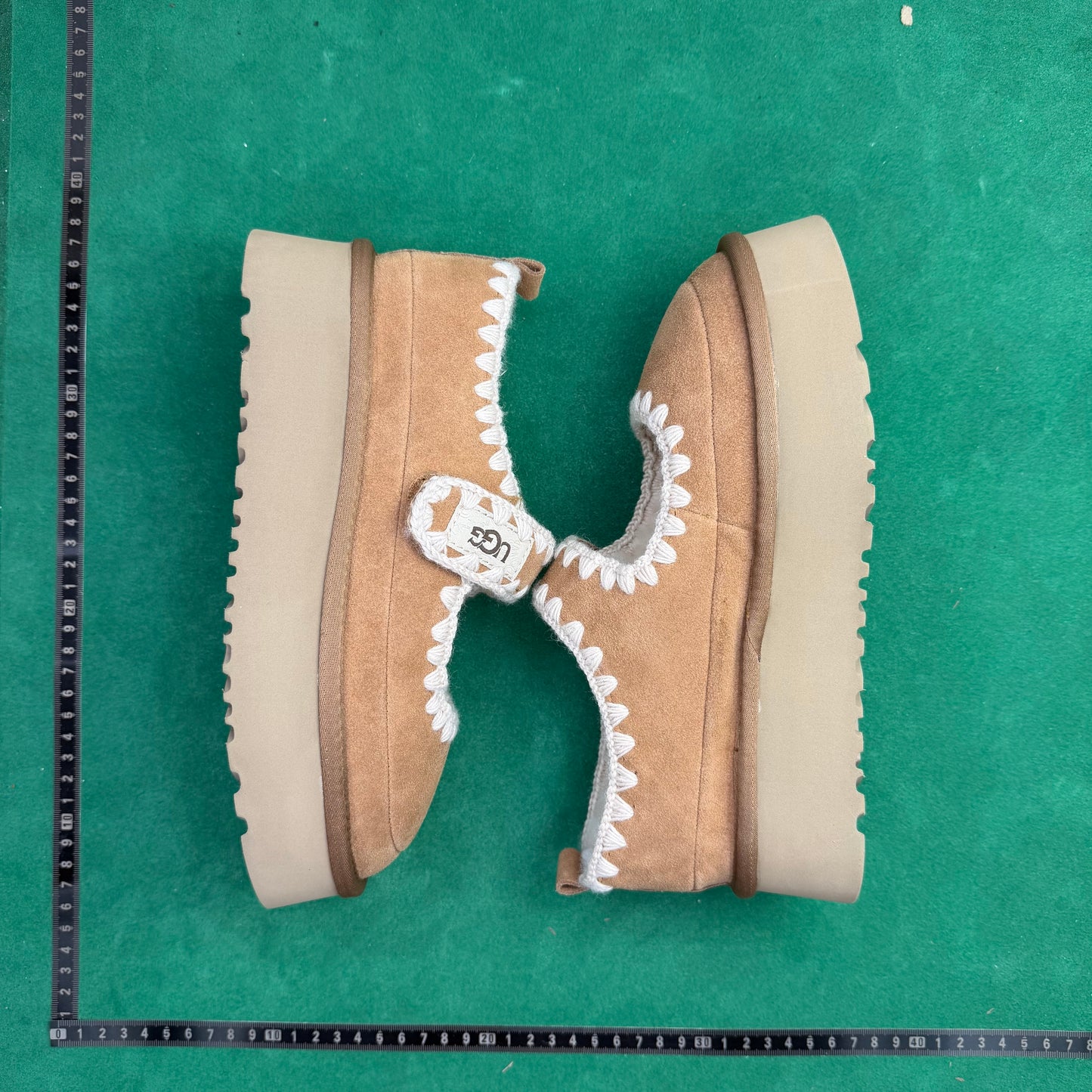 UGG