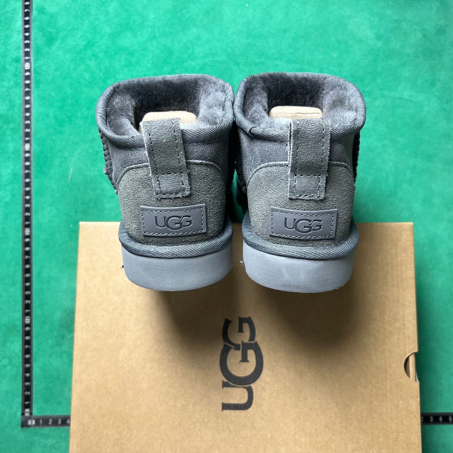 UGG