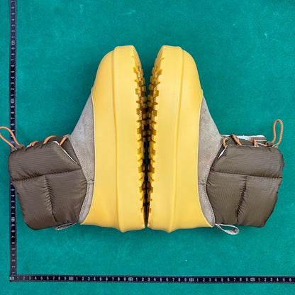 UGG