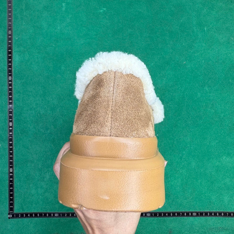 UGG